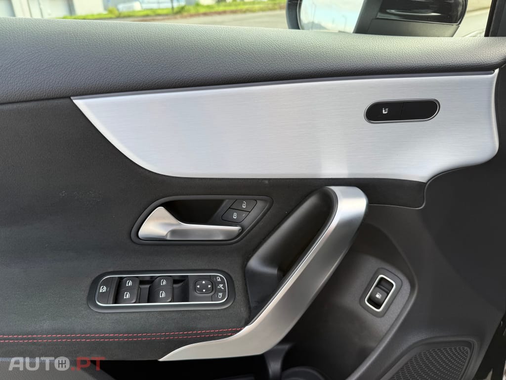 Mercedes-Benz A 250 e AMG Line