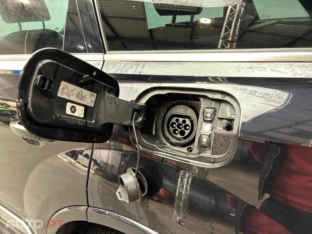 Audi Q7 55 TFSIe quattro Tiptronic