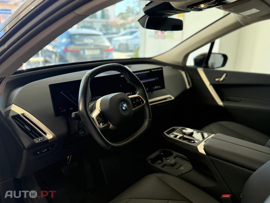BMW iX xDrive 40 Pack Desportivo