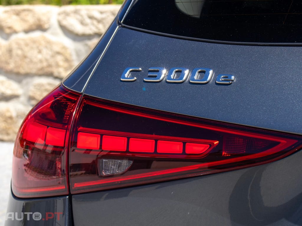 Mercedes-Benz C 300 e AMG Line