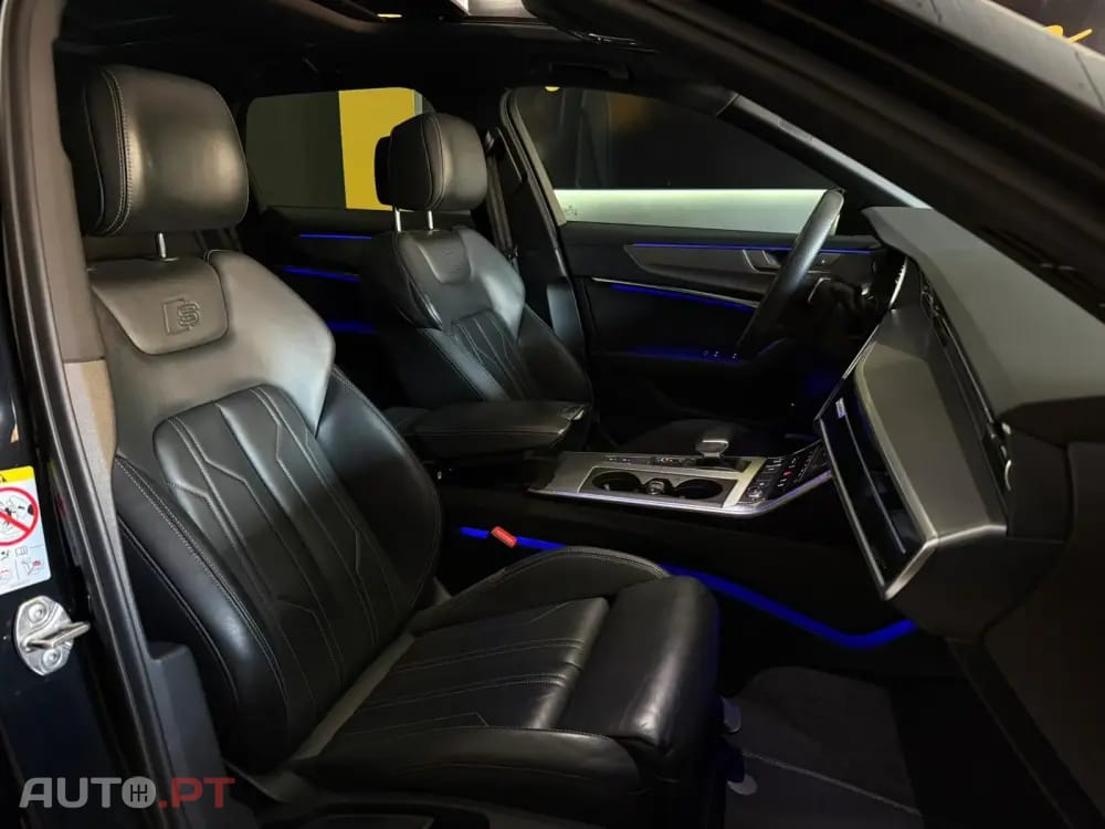 Audi A6 Avant Sport 40 TDI quattro S line HUD Matrix Black Edition — fotografia 32