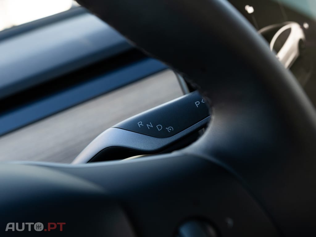Tesla Model 3 RWD
