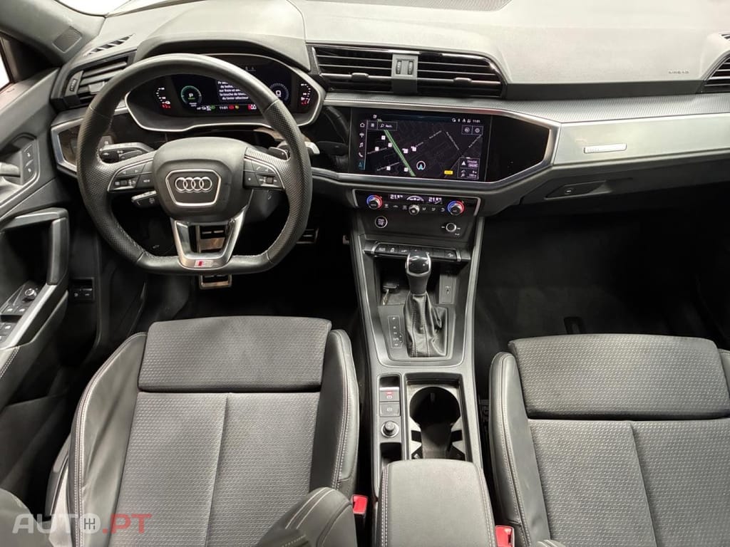Audi Q3 45 TFSIe S line S tronic