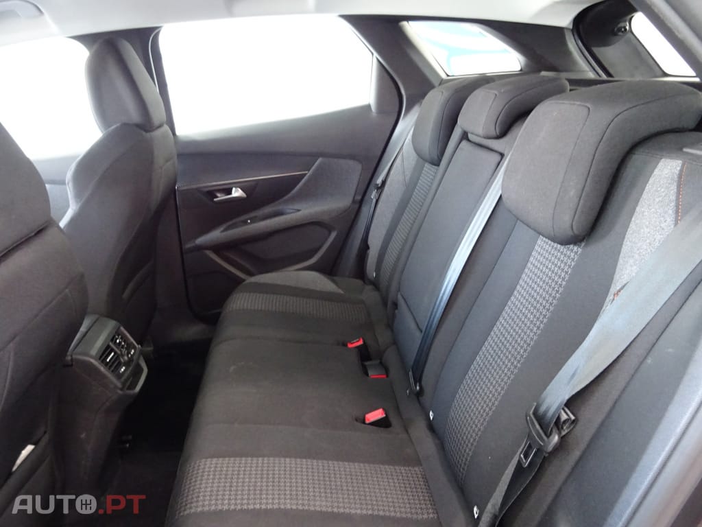 Peugeot 3008 1.5 BlueHDi Active EAT8