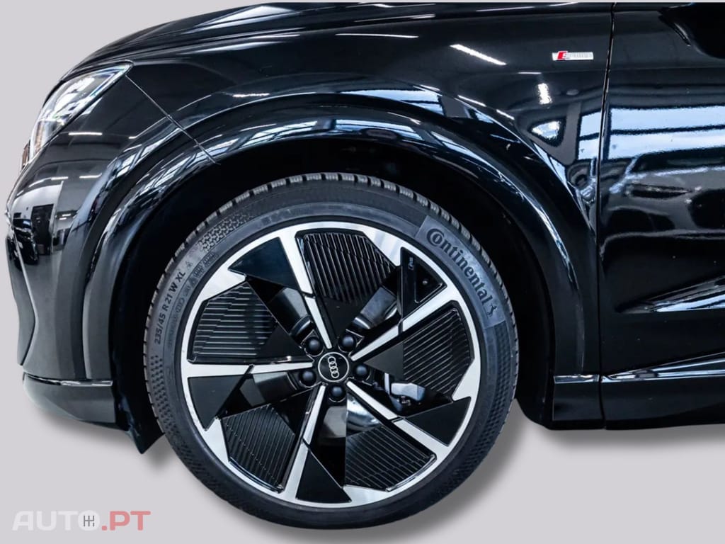 Audi Q4 E-Tron I.V.A DEDUTIVEL 55 S LINE BLACK