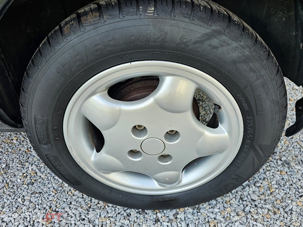 Renault Clio 1.2 16V Confort Authentique