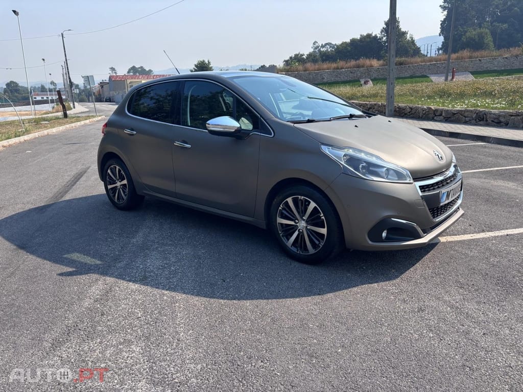 Peugeot 208 1.2 PureTech Signature