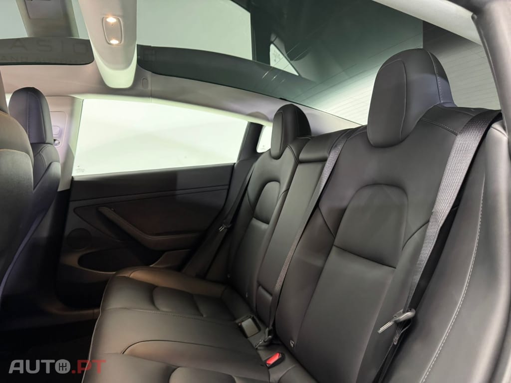 Tesla Model 3 Tração Traseira