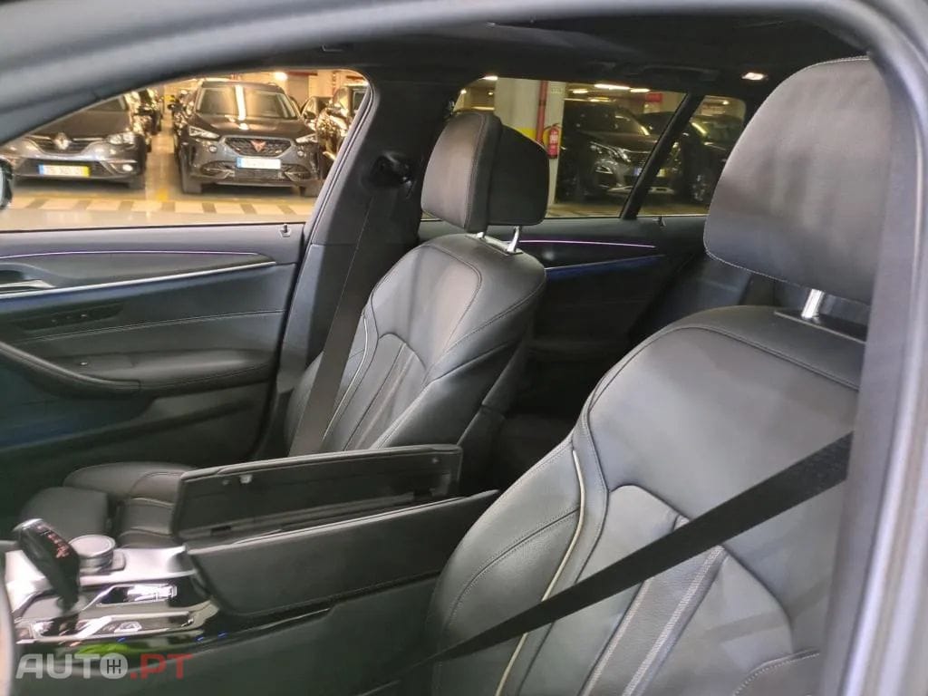 BMW 530 e Pack Desportivo M
