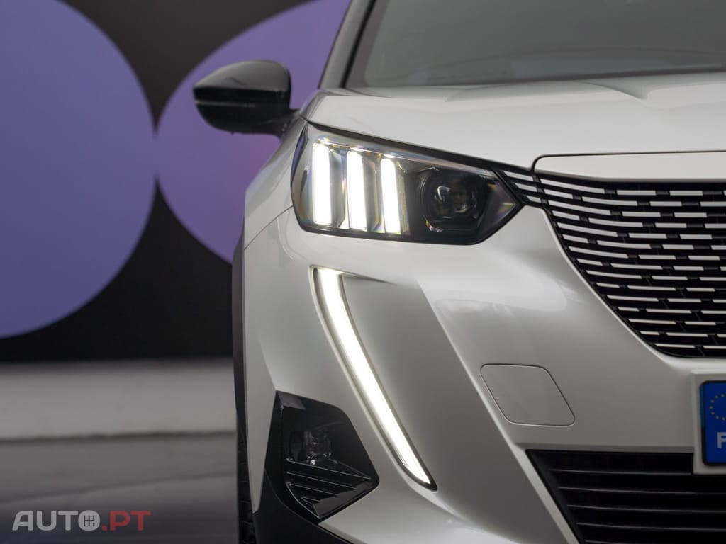 Peugeot E-2008 50 kWh GT