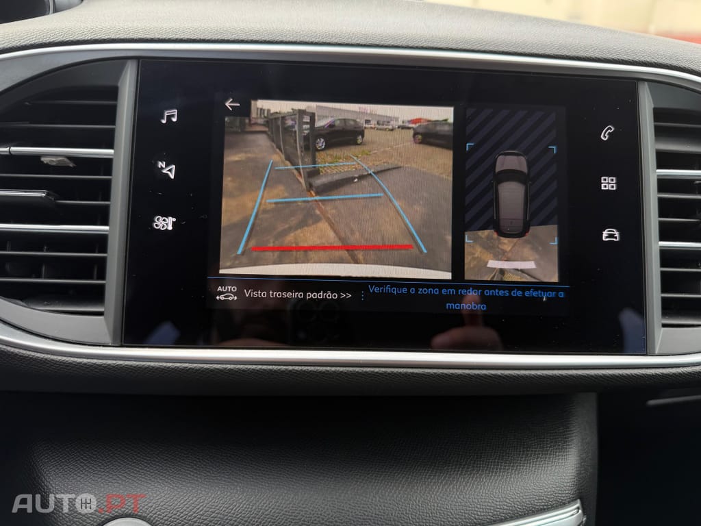 Peugeot 308 1.5 BlueHDi Style J17