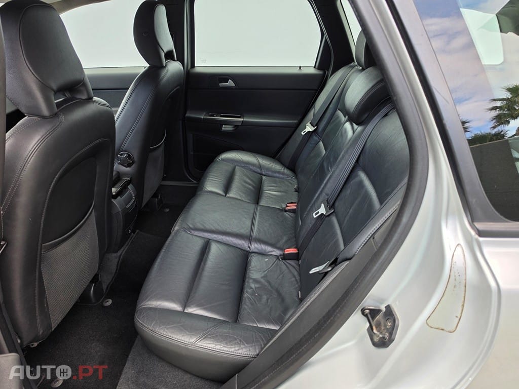 Volvo V50 1.6 D R-Design — fotografia 8