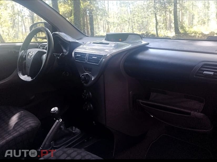 Toyota iQ 1.0 +