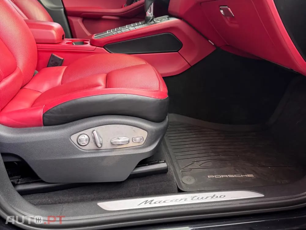 Porsche Macan Turbo Performance Package