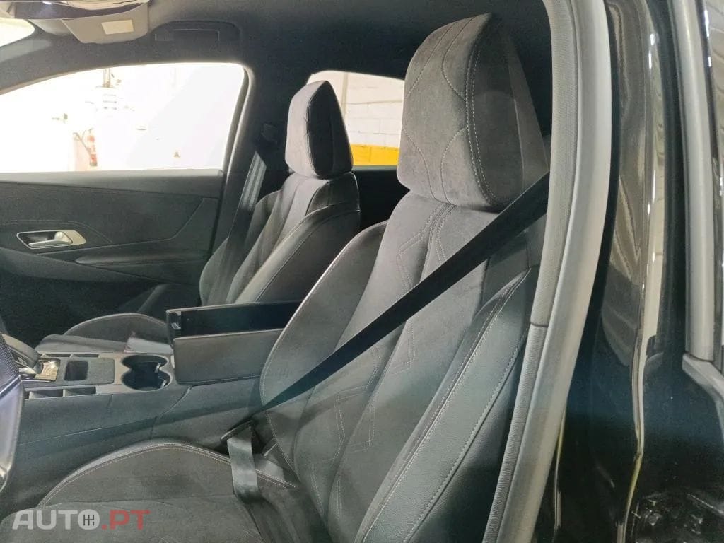 DS DS7 Crossback E-Tense Performance Line EAT8