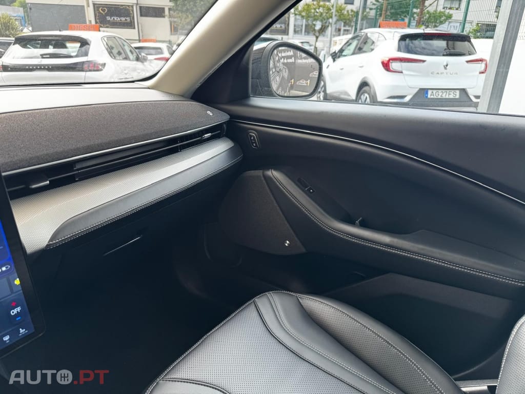 Ford Mustang Mach-E Standard