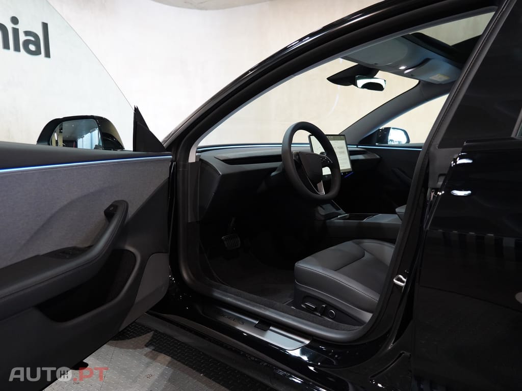 Tesla Model 3 Tração Traseira
