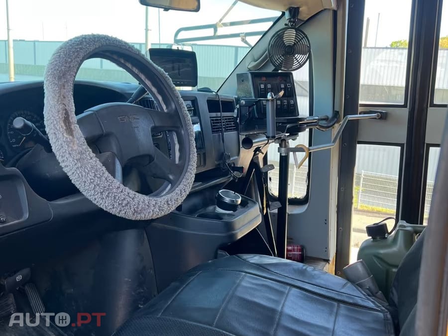 GMC Savana G35 School Bus