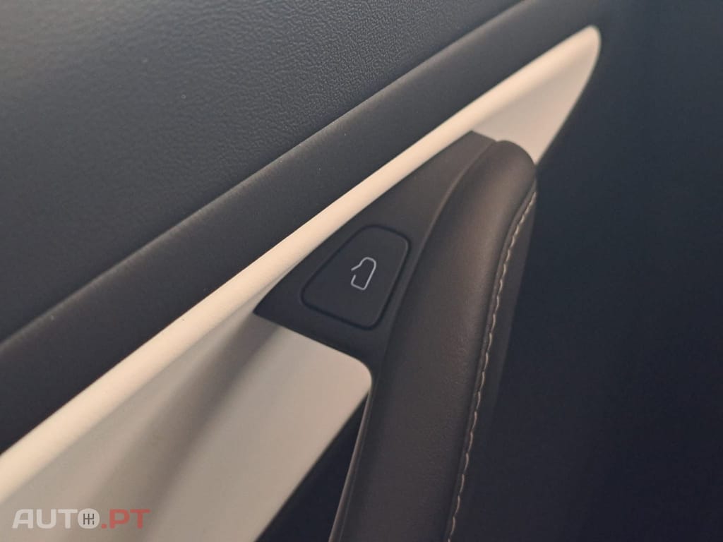 Tesla Model 3 Long-Range Dual Motor AWD