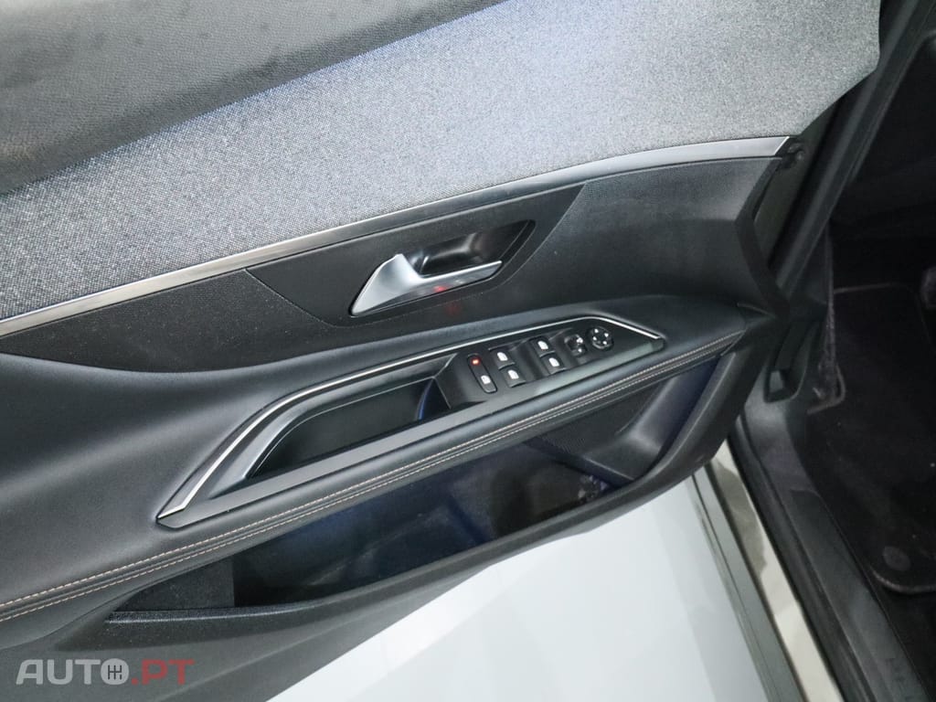 Peugeot 5008 1.5 BlueHDi Allure Pack EAT8
