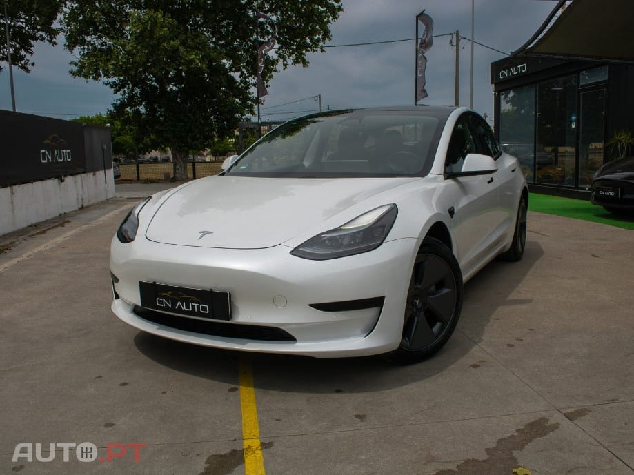 Tesla Model 3 Standard Range Plus RWD