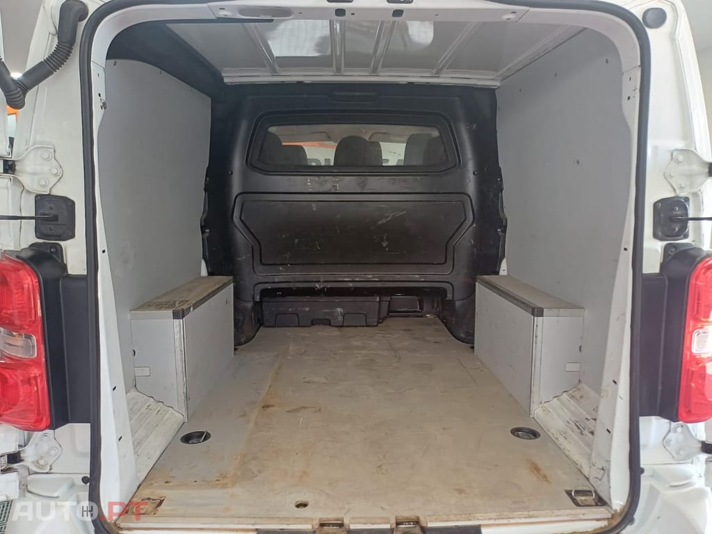 Peugeot Expert 2.0 BlueHDi Semi-Vidrado Standard EAT8