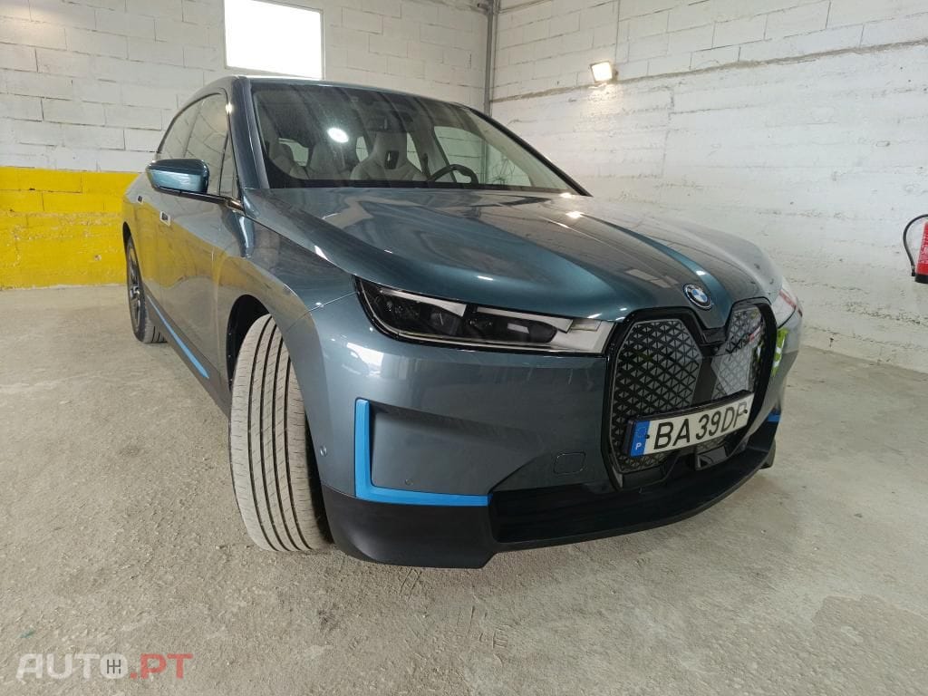 BMW iX xDrive 40