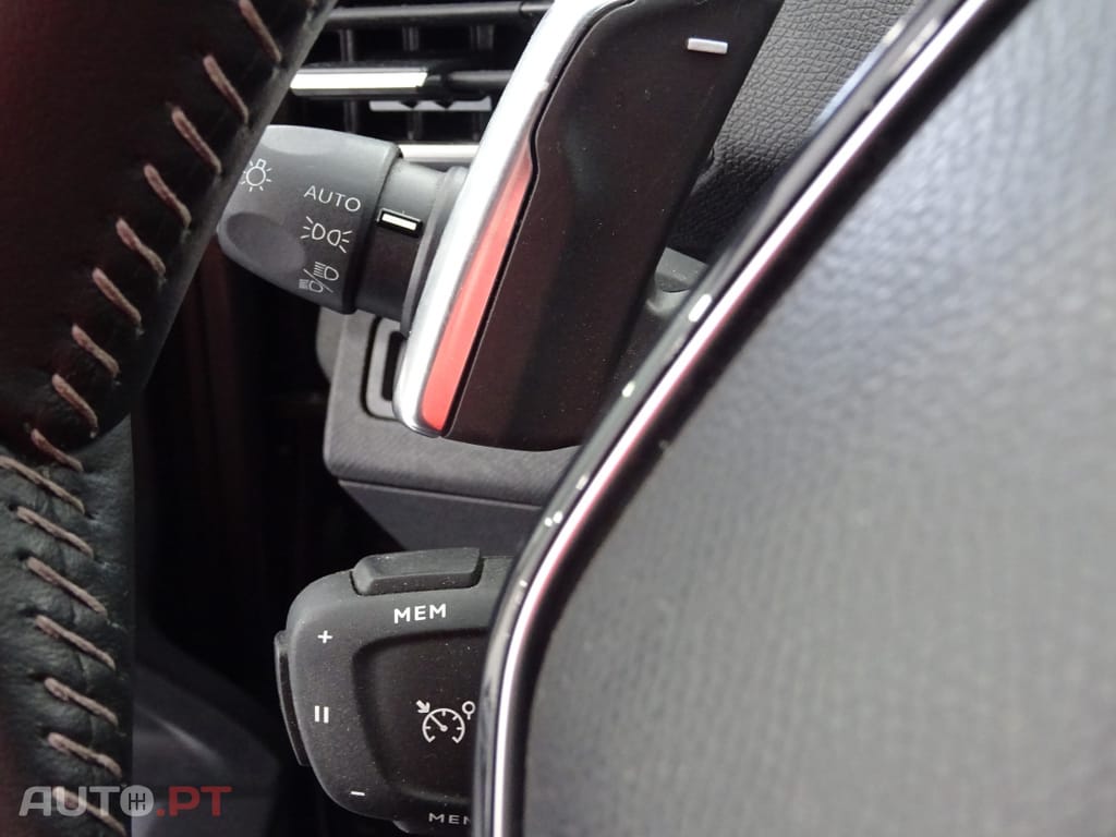 Peugeot 3008 1.5 BlueHDi Active EAT8