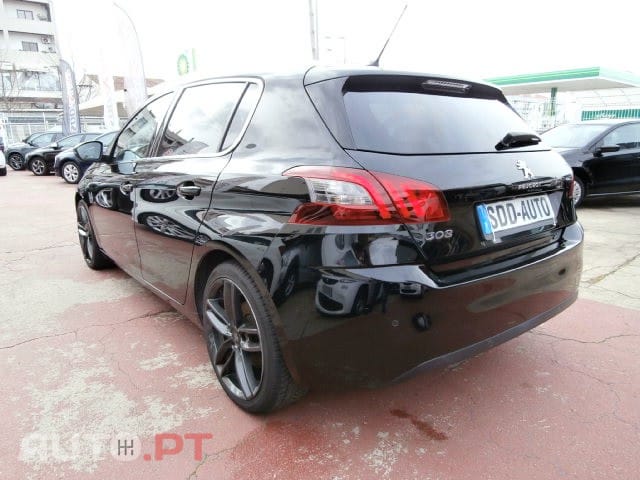 Peugeot 308 BlueHDi 130 Black Edition