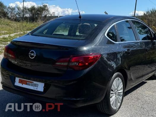 Opel Astra Sedan 1.6 CDTi