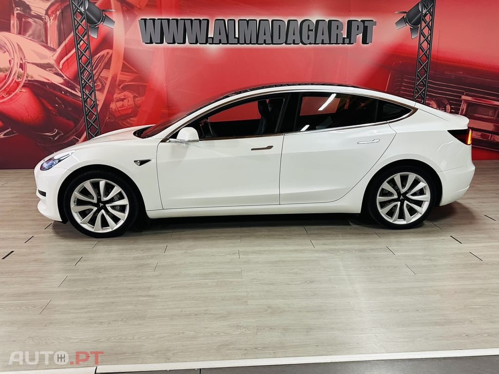 Tesla Model 3 Standard Range Plus RWD