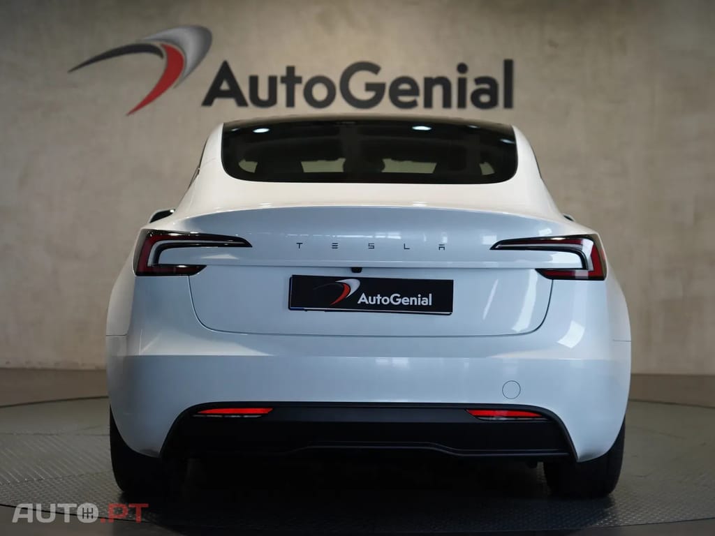 Tesla Model 3 Tração Traseira