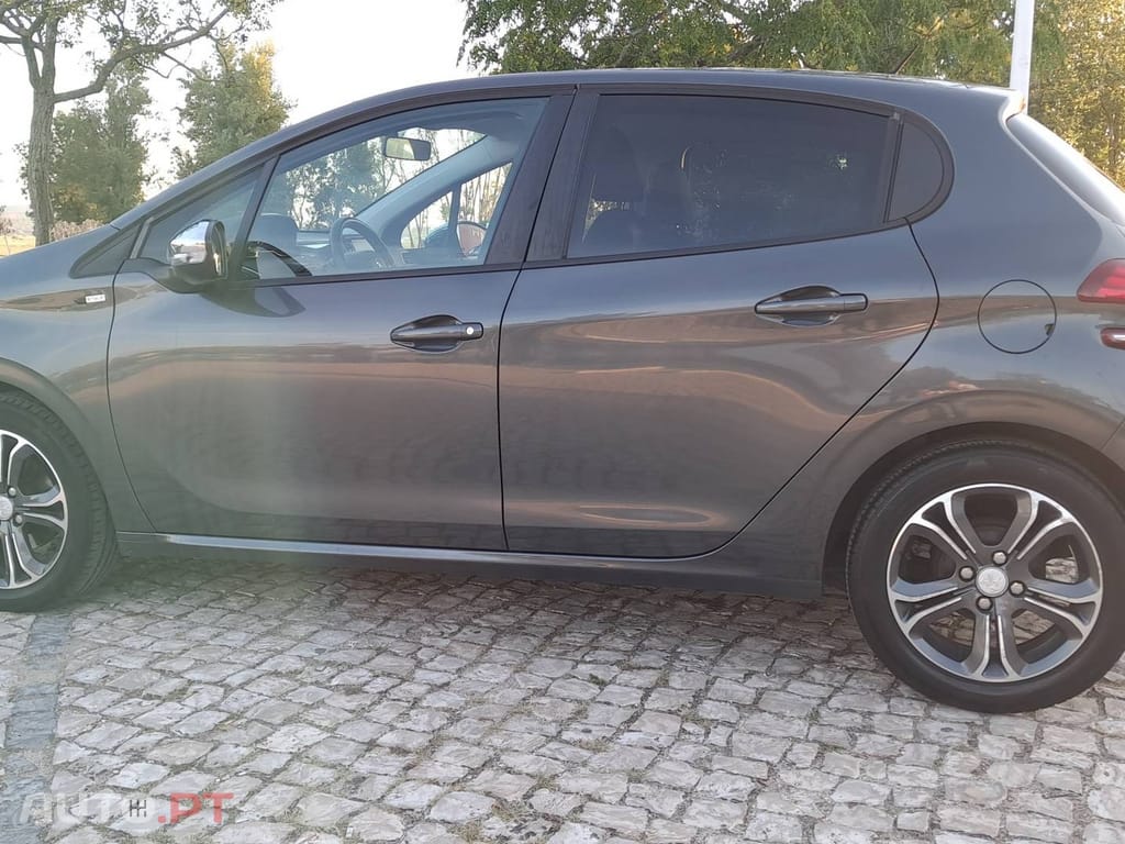 Peugeot 208 1.6 BlueHDi Style