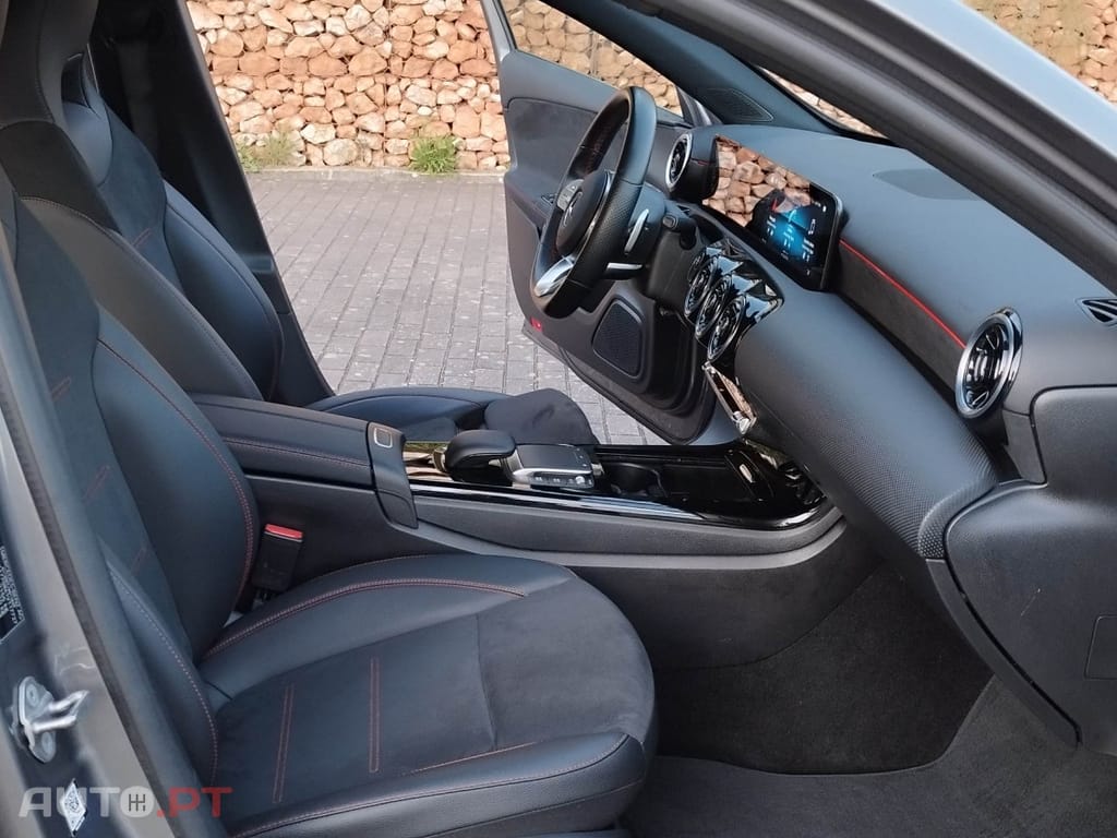 Mercedes-Benz A 250 e AMG Line