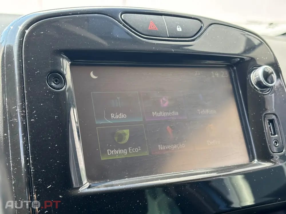 Renault Clio Outro