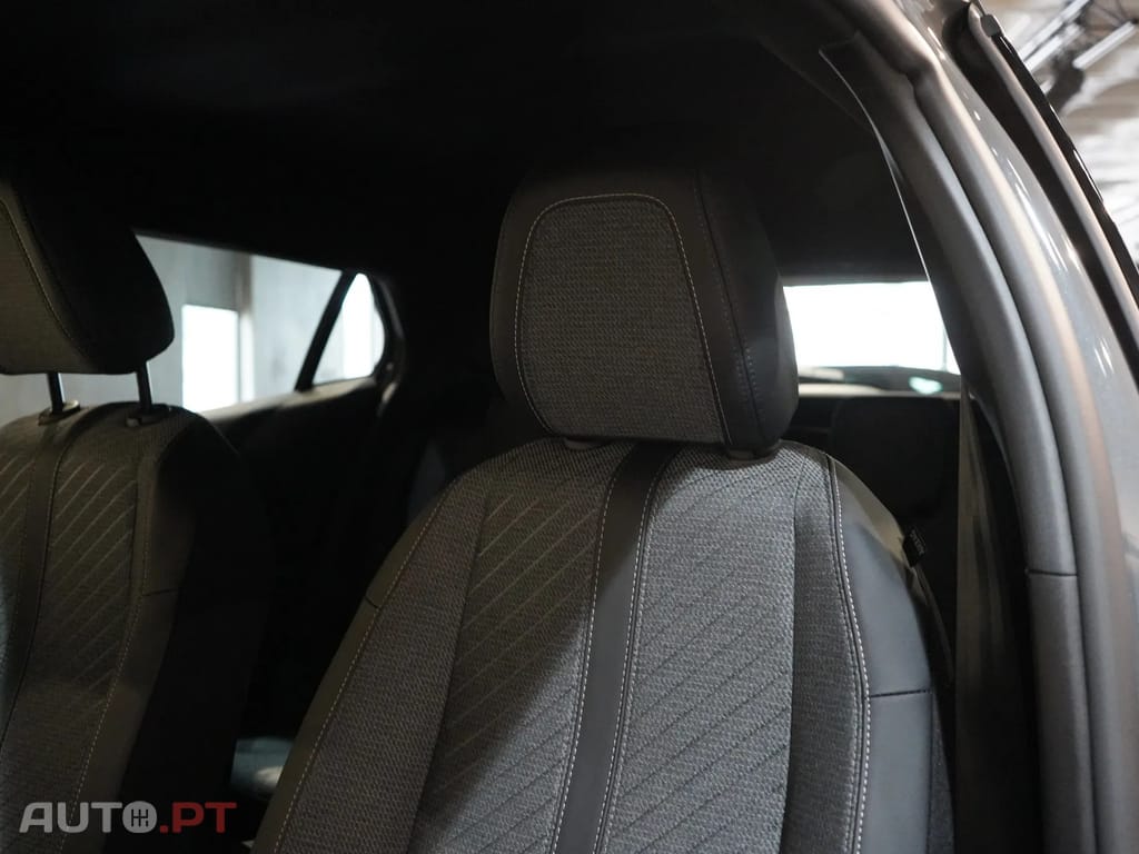 Peugeot 2008 1.2 Hybrid Allure e-DCS6