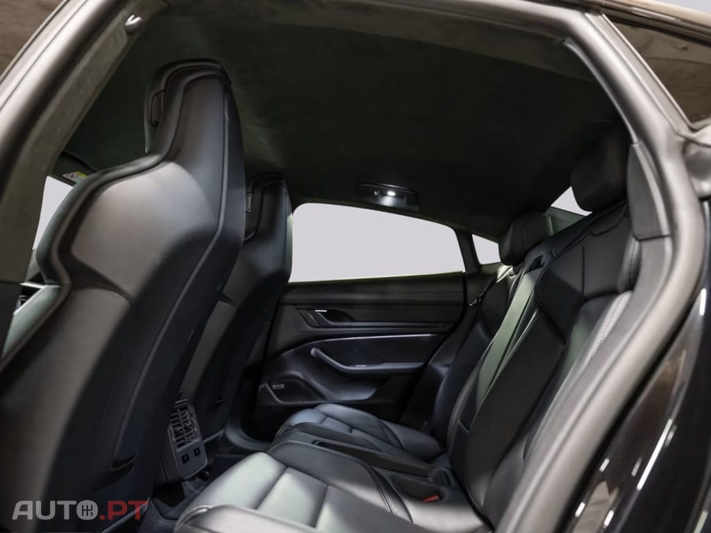 Porsche Taycan Turbo S I.V.A DEDUTIVEL