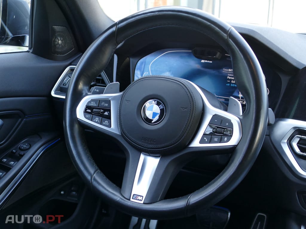 BMW 330 e Touring Pack M Auto