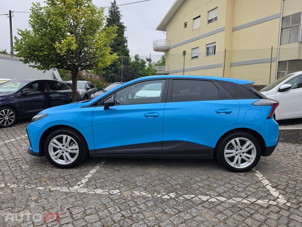 MG MG4 64 kWh Luxury
