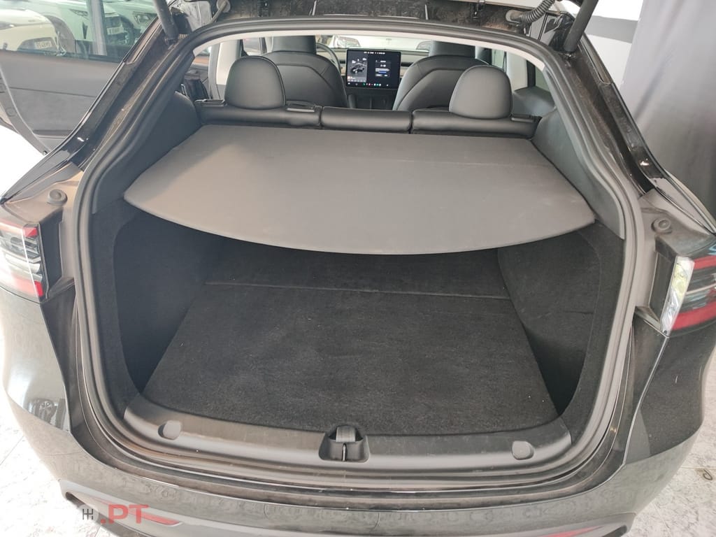 Tesla Model Y RWD