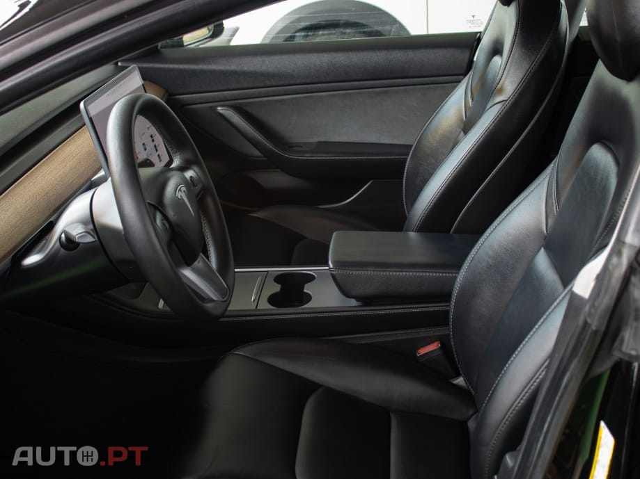 Tesla Model 3 Standard Range Plus RWD