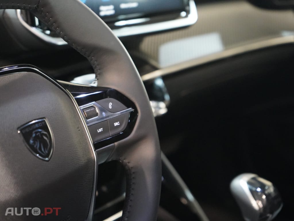 Peugeot 2008 1.2 PureTech Allure