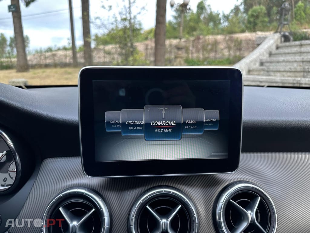 Mercedes-Benz CLA 180 d Shooting Brake