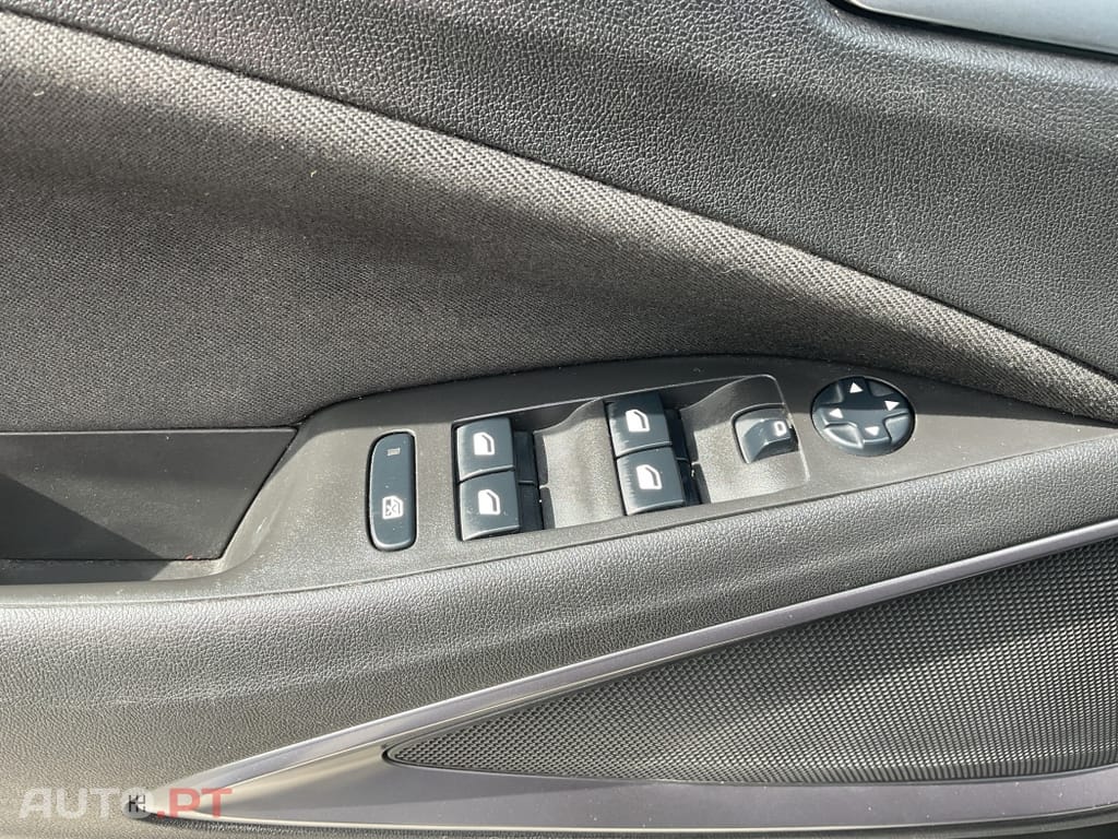 Opel Crossland X 1.2 Business Edition