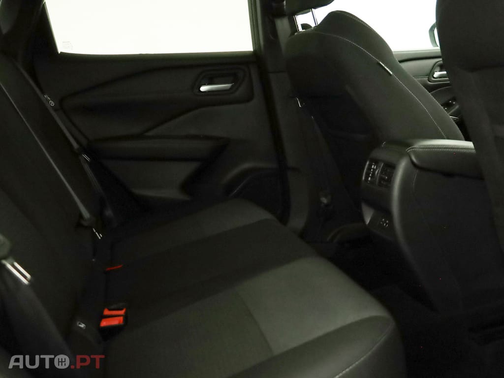 Nissan Qashqai Qashqai 1.3 DIG-T N-Connecta LED Xtronic