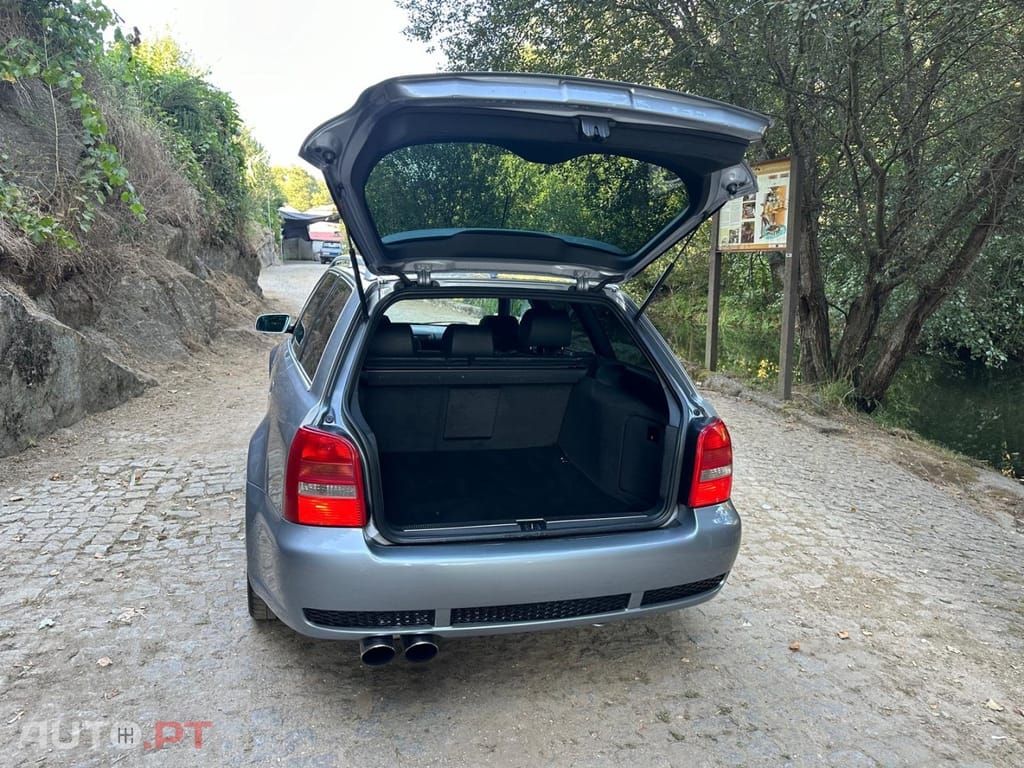 Audi RS4 2.7 V6 quattro