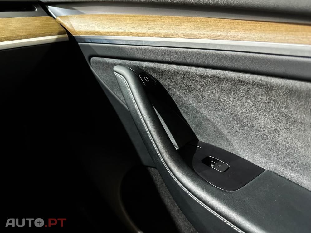 Tesla Model Y Long Range Dual Motor AWD