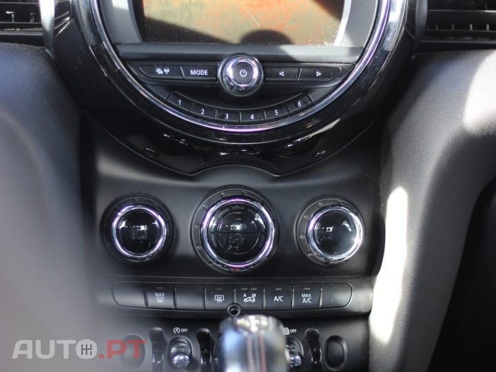 MINI Cooper Cooper SD Auto Desportiva