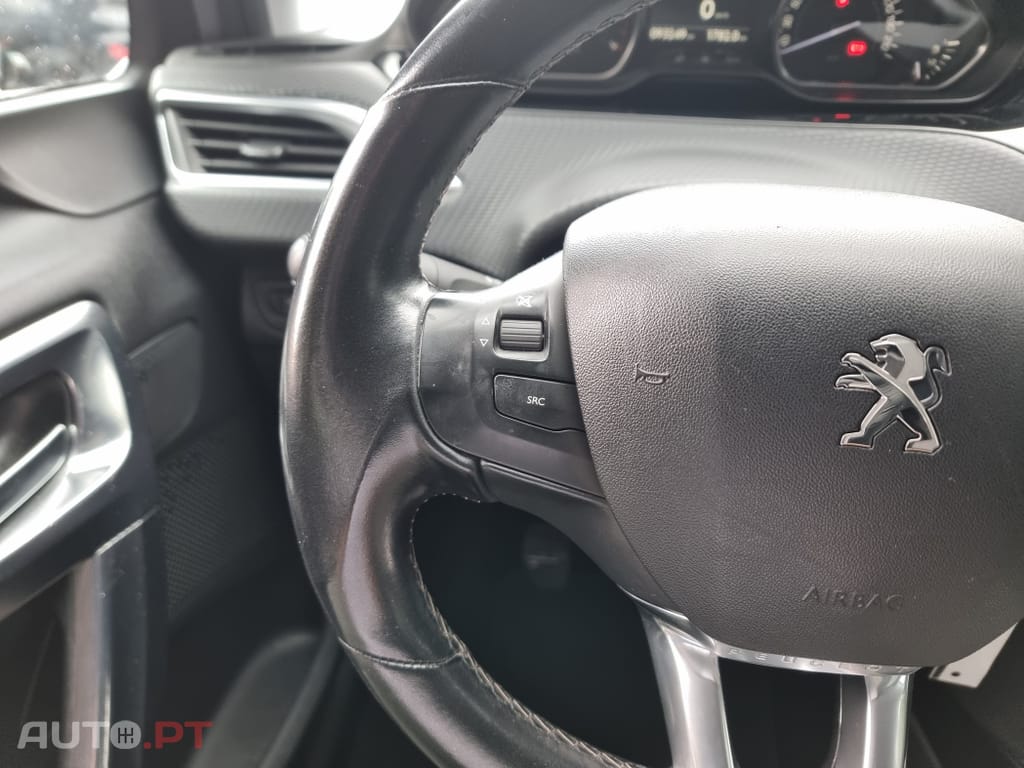 Peugeot 2008 1.2 PureTech Allure