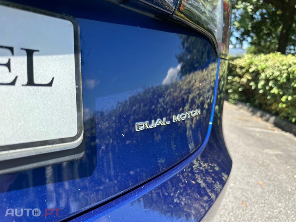 Tesla Model 3 Long-Range Dual Motor AWD